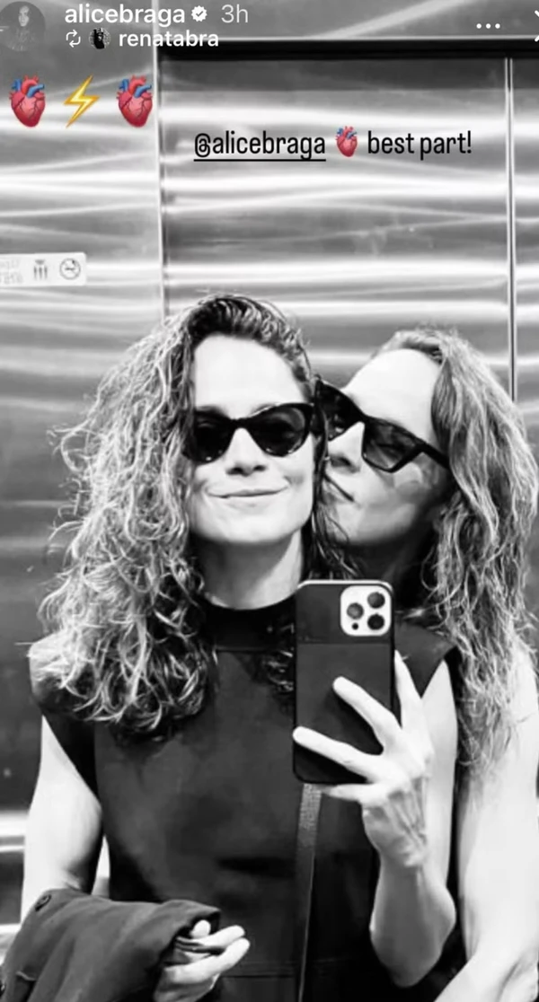 Alice Braga posta a primeira foto com a nova namorada, Renata Brandão por Reprodução/Instagram
