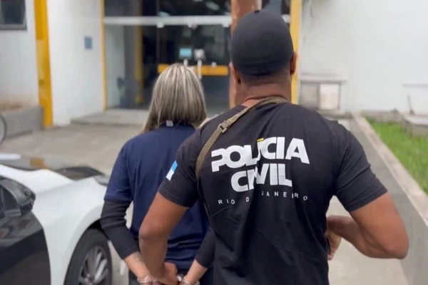 Barbiezinha de Bangu foi presa nesta terça-feira (2) por Reprodução/PCERJ
