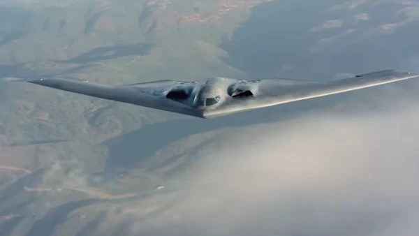 Bombardeiro norte-americano alia furtividade, resistência e poder de fogo