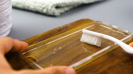 Como limpar sua capinha de celular por Reprodução