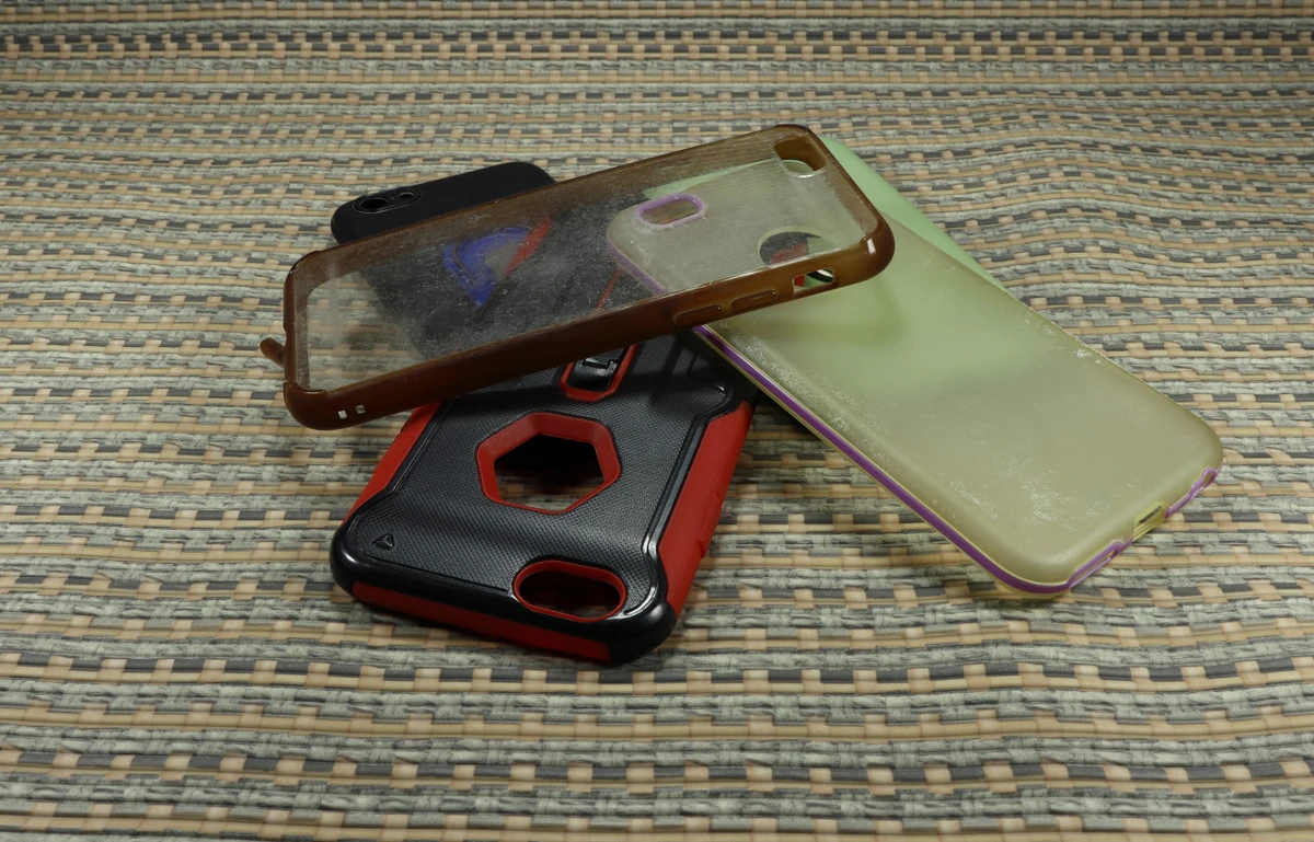Como limpar sua capinha de celular por Reprodução