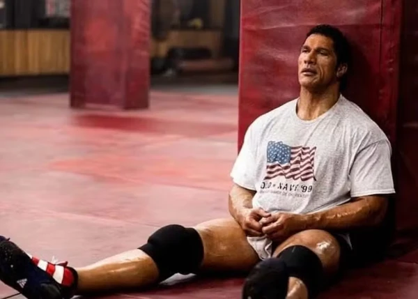 Dwayne Johnson em 'Coração de Lutador - The Smashing Machine' (2025)  por Divulgação