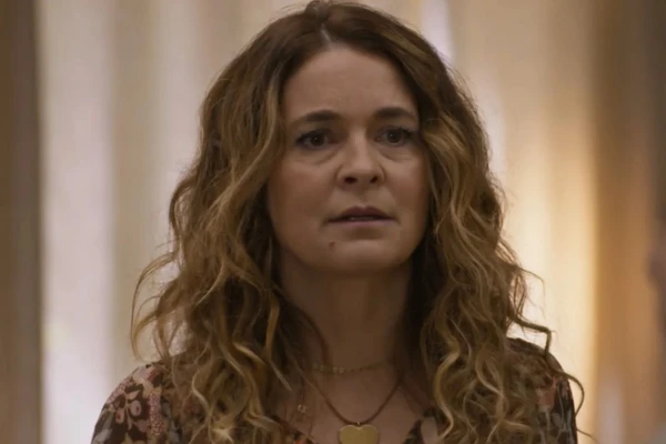 Filipa (Claudia Abreu) desesperada em 