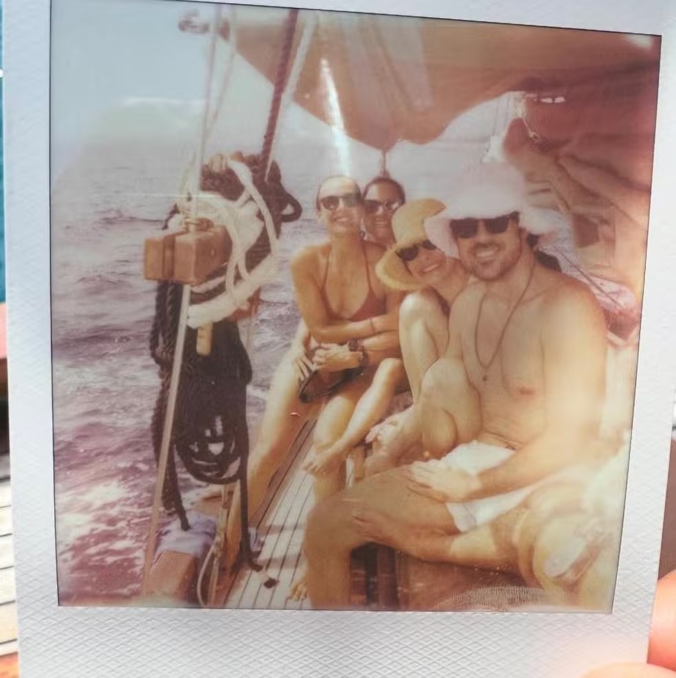 Namorada de Alice Braga abre fotos de viagem com a atriz na Itália  por Reprodução/Instagram