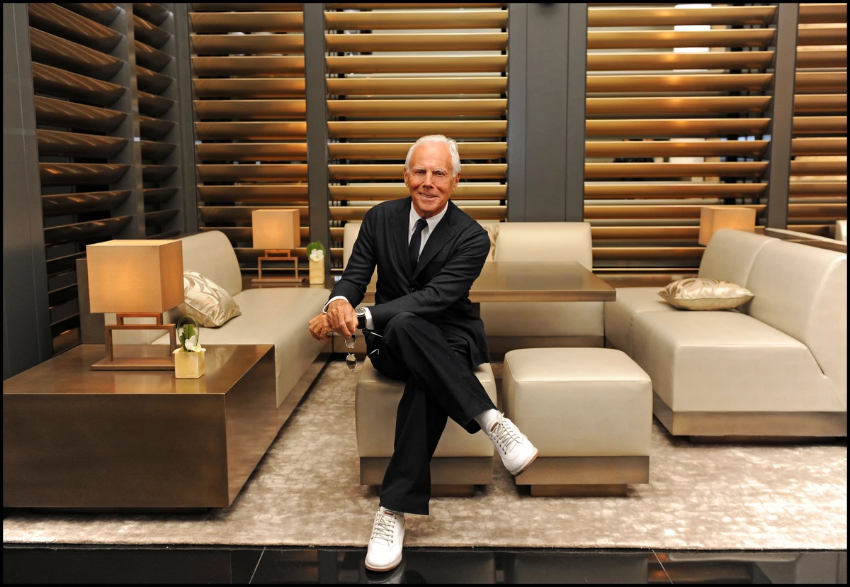 Giorgio Armani por Shutterstock