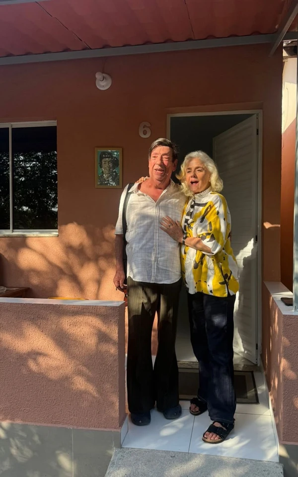 Marieta Severo reencontra Marcos Oliveira durante visita ao Retiro dos Artistas por Reprodução/Instagram