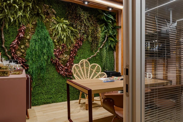 Natureza compondo ambiente corporativo |  por Divulgação