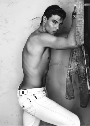 Rafael Nadal posa para Armani por Reprodução