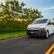 Imagem - Toyota lança van com base, motor e câmbio da Hilux; veja o preço