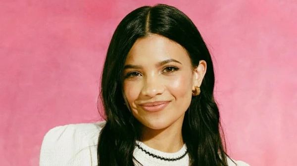 A atriz Nikki Rodriguez por Reprodução/Instagram
