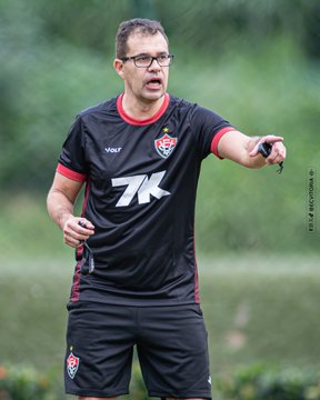 Juninho Nogueira (preparador físico)  por Victor Ferreira/EC Vitória