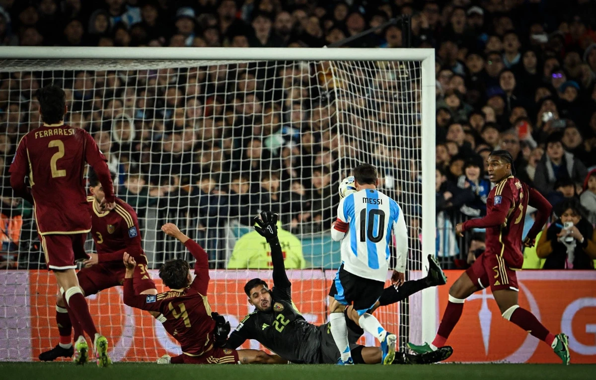 Messi marcou duas vezes