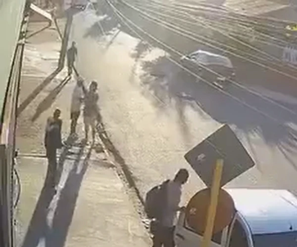 Motorista confrontou suspeito por Reprodução