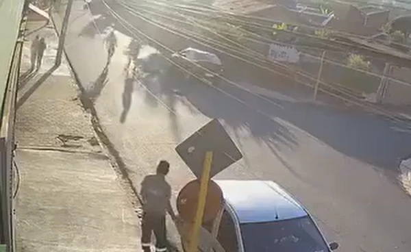 Motorista confrontou suspeito na rua por Reprodução