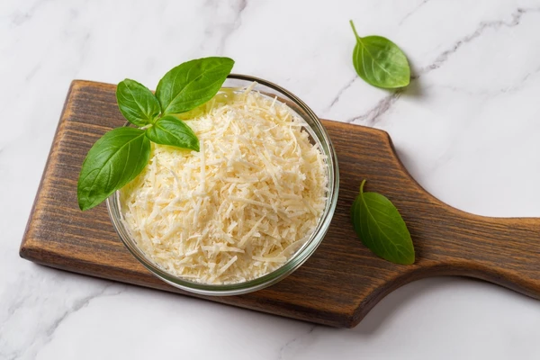 Queijo parmesão ralado  por Reprodução