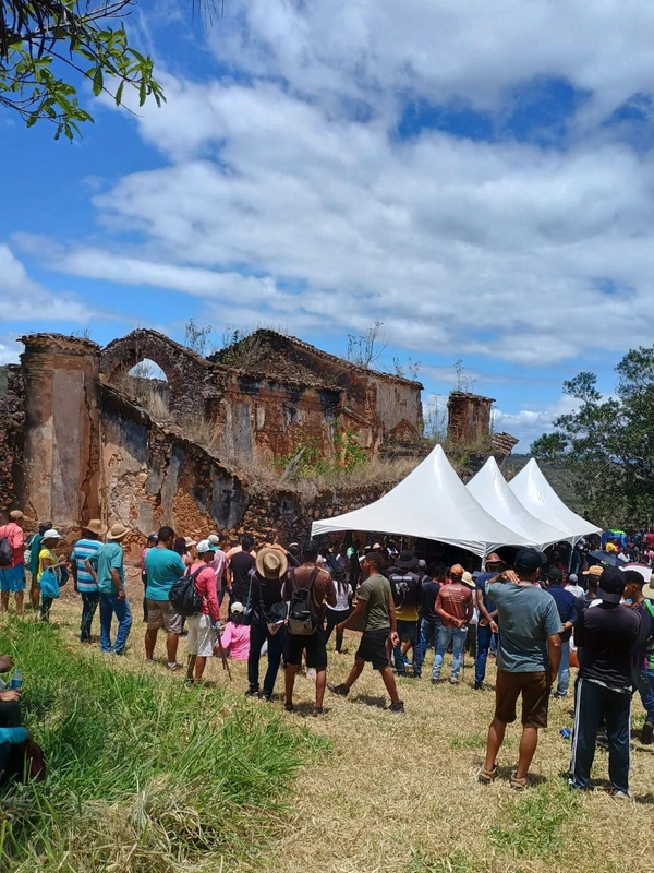 Ruínas da Igreja de São Miguel das Figuras, na Chapada Diamantina por Divulgação