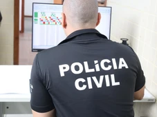 Imagem - Mulher é presa por desviar mais de R$ 8 mil de cartão da ex-patroa