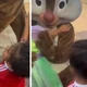 Imagem - 'Por que as crianças brancas foram abraçadas e meu filho não?', questiona Raphinha sobre Gael na Disney