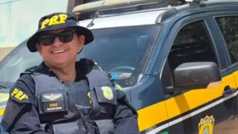 Imagem - Policial rodoviário federal morre em serviço após ser atropelado enquanto tirava animais da pista