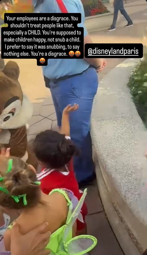 Denúncia de Raphinha nas redes sociais por Reprodução / Instagram