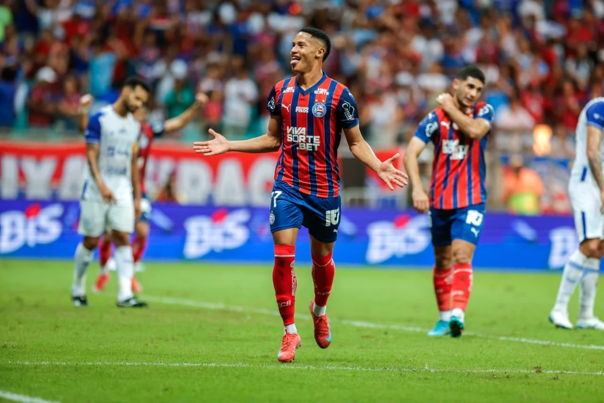 O atacante Tiago fez três dos cinco gols do Bahia no primeiro tempo da final da Copa do Nordeste por Rafael Rodrigues/EC Bahia