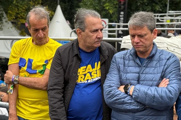 Com o slogan “Reaja Brasil”, esta é a primeira manifestação desde a decretação da prisão domiciliar de Bolsonaro 