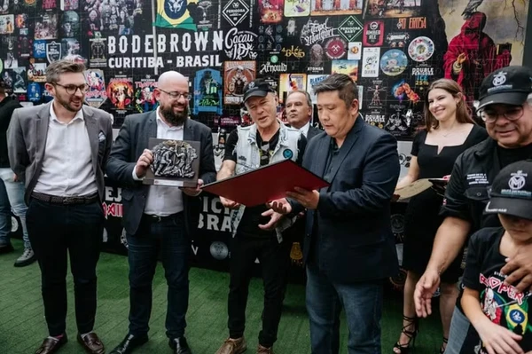 Bruce Dickinson recebe título de cidadão honorário de Curitiba por Divulgação/Câmara Municipal de Curitiba