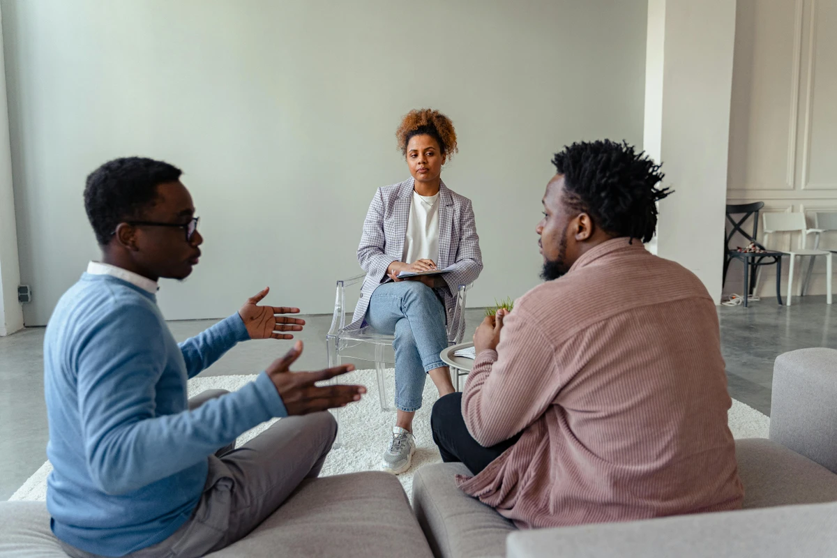 Libra - Traz harmonia ao ambiente de trabalho com sua habilidade de mediar conflitos e tomar decisões equilibradas. Deve ter cuidado com os momentos de pausa para não se atrasar as tarefas.

 por FreePik / Pexels