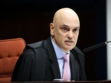 Imagem - Moraes determina notificação de Eduardo Bolsonaro e diz que deputado está nos EUA para fugir da lei
