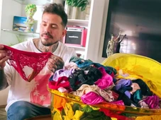 Imagem - Influenciador surpreende ao revelar coleção com mais de 200 calcinhas: 'Como um troféu'