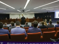 Imagem - STF retoma nesta terça (9) julgamento de Bolsonaro e mais sete réus