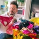 Imagem - Influenciador surpreende ao revelar coleção com mais de 200 calcinhas: 'Como um troféu'