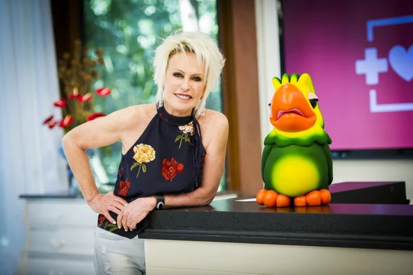 Ana Maria Braga já comandou o Mais Você direto do estúdio e de sua fazenda por Reprodução