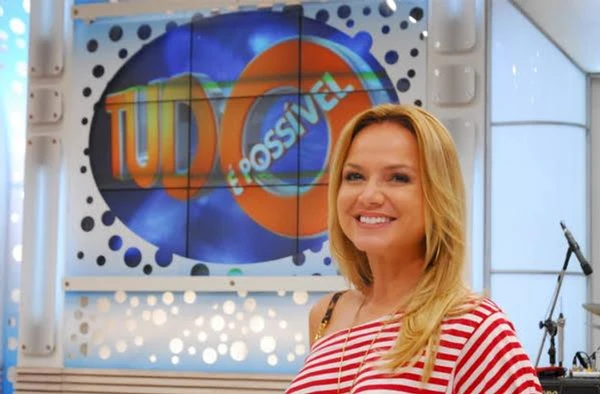 Tudo é Possível (2005–2009) - Eliana apresentou o dominical da Record TV, que unia música, competições e entrevistas, marcando sua fase antes do retorno ao SBT. por Reprodução