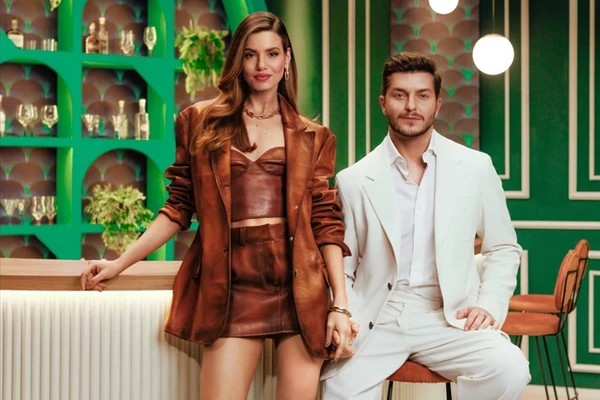 Klebber Toledo e Camila Queiroz