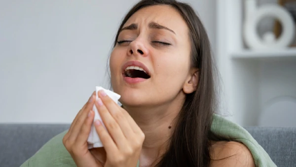 Médicos detalham os riscos de segurar espirro, tosse, pum, xixi e até o vômito