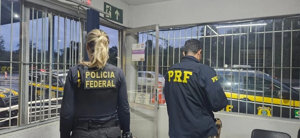 Policial rodoviário federal e dois empresários são presos por esquema de pagamento de propina por Divulgação/PF