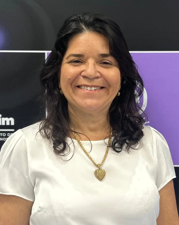 Dra. Patrícia Serrão por Divulgação