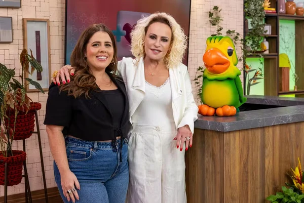 Tati Machado sibstitui Ana Maria durante aus~encia no 'Mais Você'