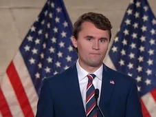 Imagem - Influenciador trumpista Charlie Kirk é baleado e morto em evento nos EUA