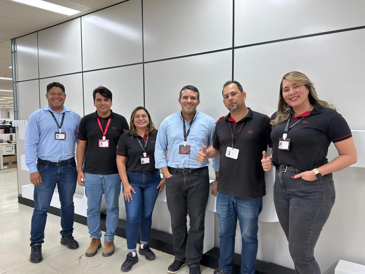 Funcionários viajam para treinamento