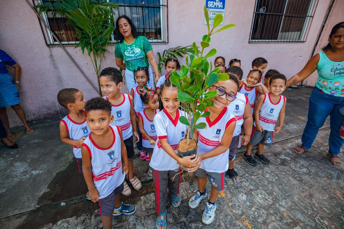 Plano de Arborização prevê o plantio de mil mudas de espécies da Mata Atlântica em Lauro de Freitas por Tiago Pacheco