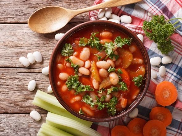Imagem - 3 receitas de sopas leves e nutritivas para o jantar