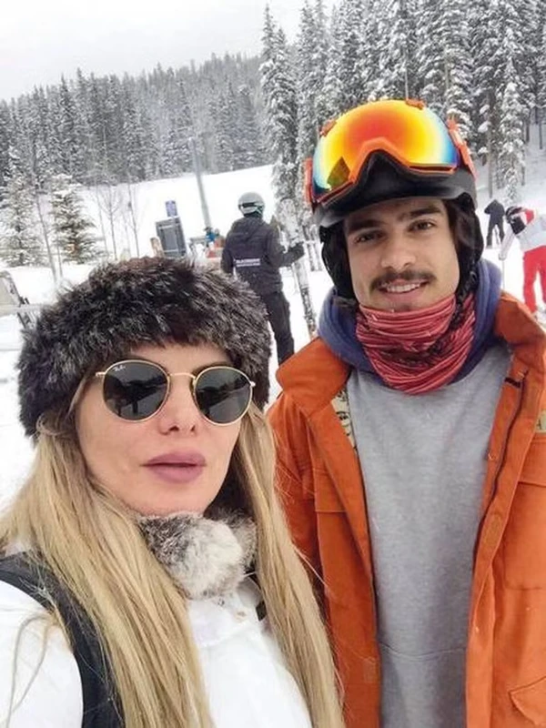 Álan Bissoli e a mãe em Aspen por Reprodução