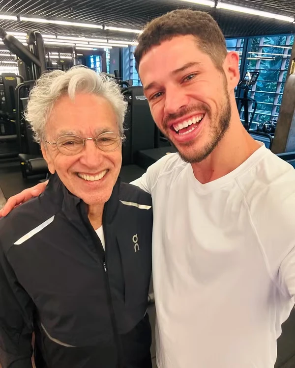 Caetano Veloso e José Loreto na academia por Reprodução/Instagram