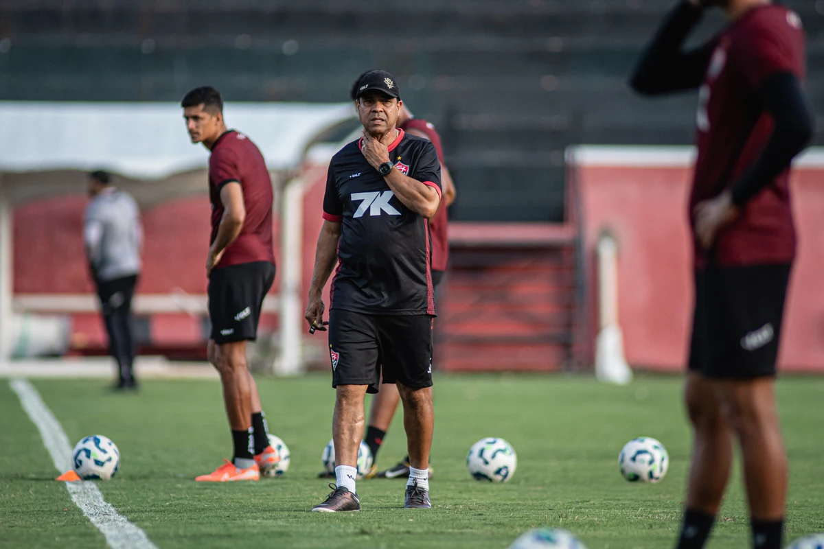 Elenco do Vitória treinando em preparação para encarar o Fortaleza (11/09) por Victor Ferreira/EC Vitória