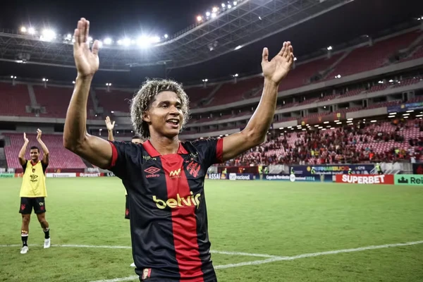 Pedro Lima - do Sport para o Wolverhampton por R$ 61 milhões por Paulo Paiva/Sport Club do Recife