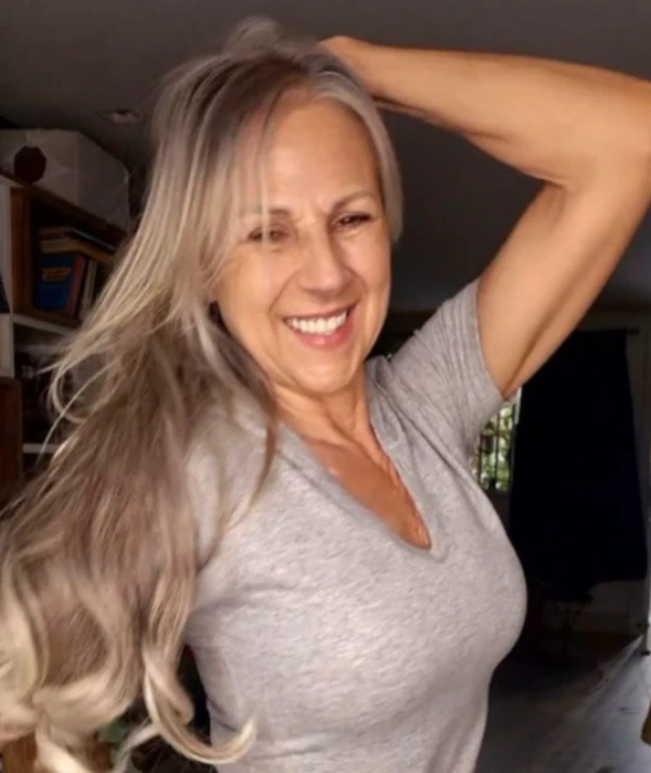 Silvia Malanzuk, participante do Casamento às Cegas Brasil 50+ e criadora de conteúdo adulto por Reprodução/Redes Sociais 