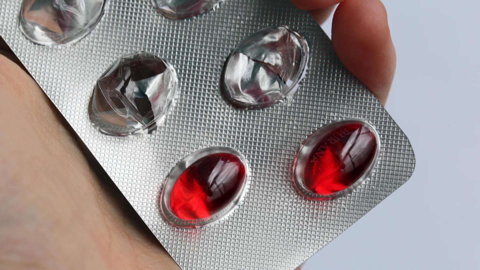 Imagem - Ibuprofeno e paracetamol estão associados a aumento de risco de morte por bactéria, diz estudo