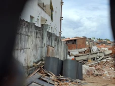 Imagem - Moradores relatam pânico com acidente em demolição no Rio Vermelho: 'Tremia a casa toda'